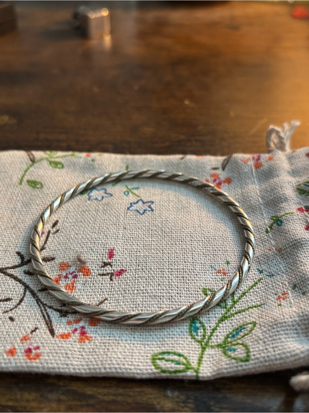 Sterling silver & 10k yellow gold Mexican twist bangle - Picture 3 of 4